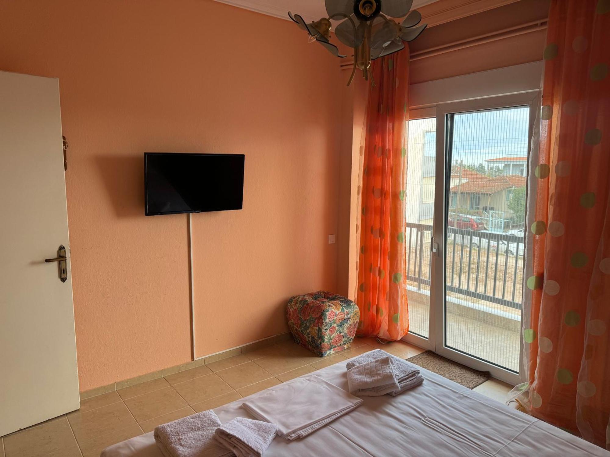 Family Apartment Nea Moudania Esterno foto